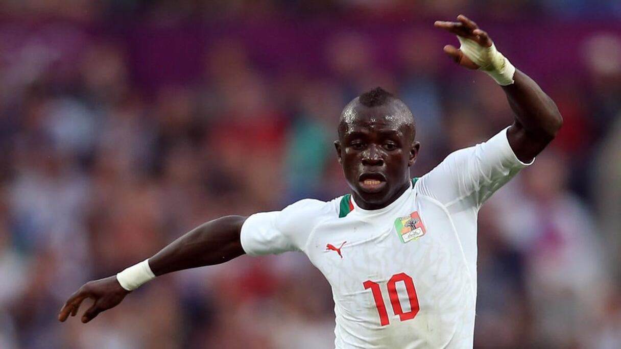 Sadio Mané a mangé du lion:
A peine parti en stage de concentration, la presse Anglaise parle d’un grand vide laissé à Liverpool. Cela reflète l’importance de Sadio Mané au club Anglais. Celui qui est le joueur africain le plus cher de l’histoire peut poster le Sénégal a un stade très avancé de la compétition avec ses dribbles et autres gestes technique de qualité.