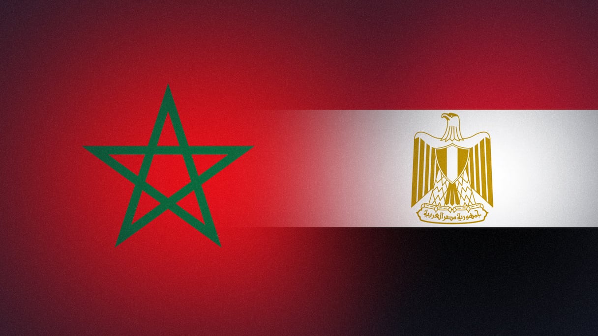 Les drapeaux du Maroc et de l'Égypte.