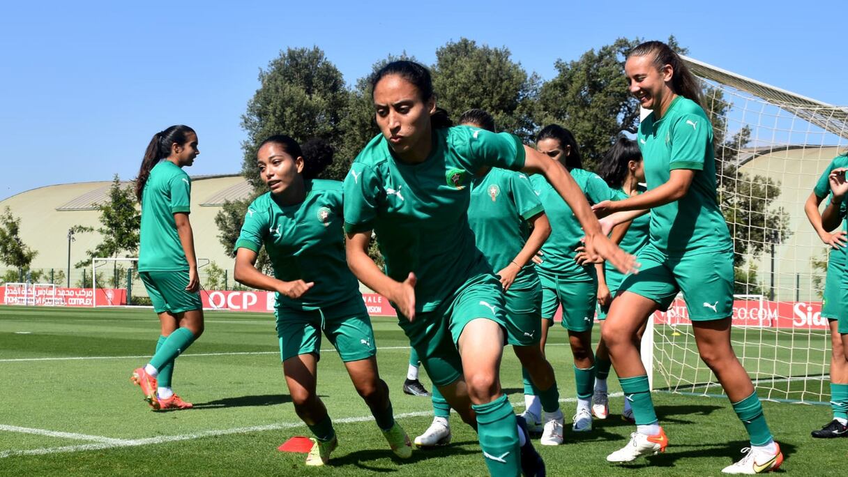 Les Lionnes de l'Atlas se préparent pour la CAN féminine 2022 au Complexe Mohammed VI de football.