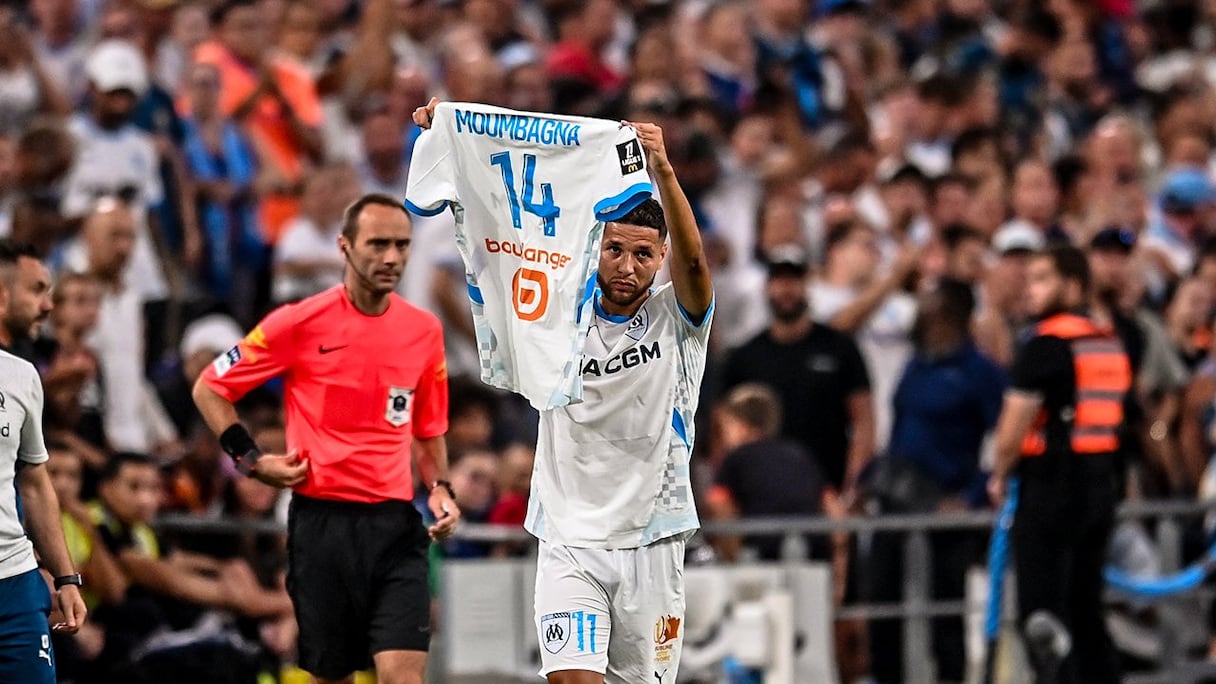 Amine Harit célèbre son but en le dédiant à son coéquipier Faris Moumbagna, victime d'une rupture des ligaments croisés.