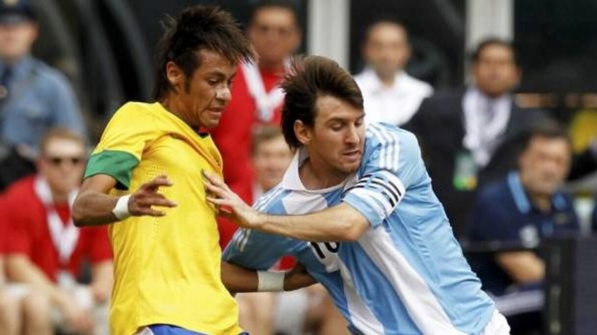 En l'absence de Lionel Messi, blessé, Neymar devrait attirer la lumière pour ce "Superclasico".