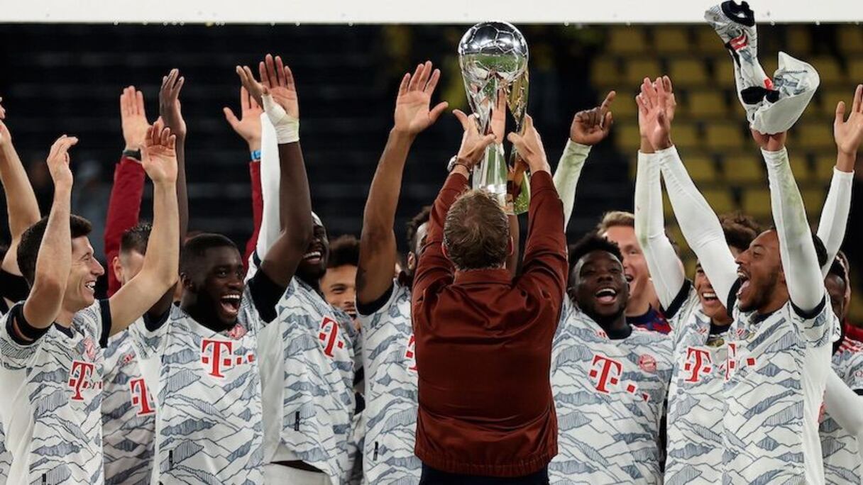Le Bayern Munich remporte la Supercoupe d'Allemagne en battant le Borussia Dortmund (3-1).