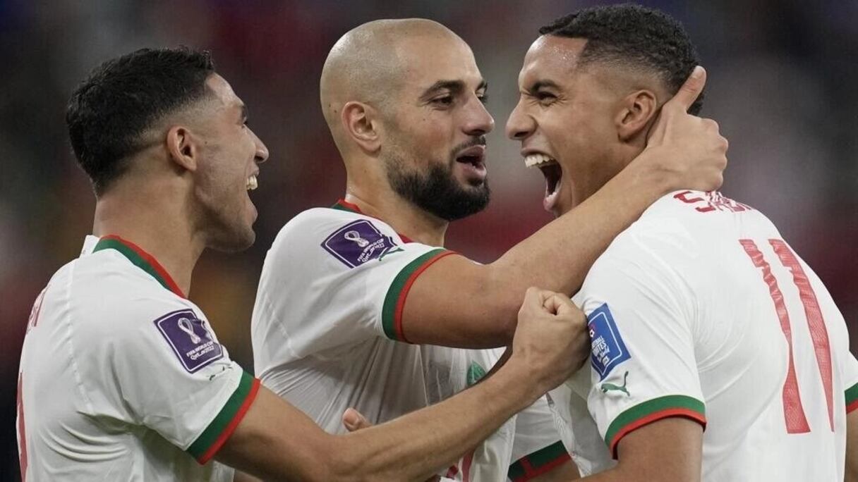 Achraf Hakimi (à gauche), Sofyan Amrabat (au centre) et Abdelhamid Sabiri.