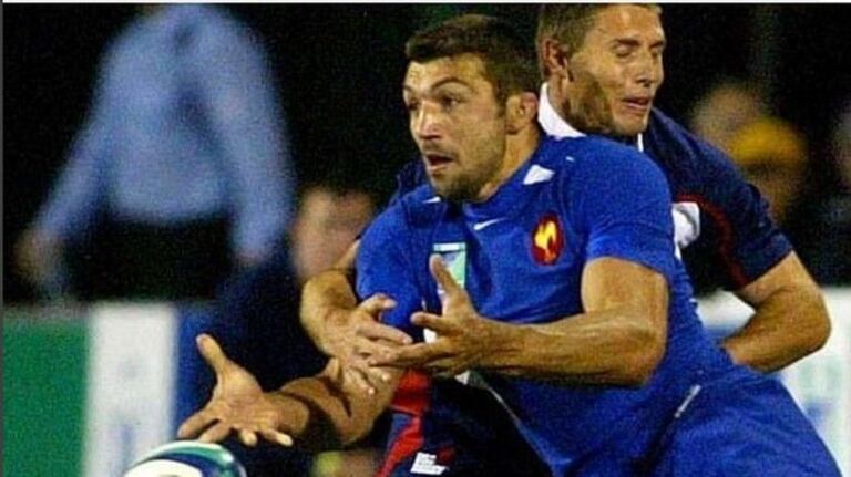 Le Rugbyman français Sébatien Chabal est celui qui a beaucoup changé. Cette image date de 2003.