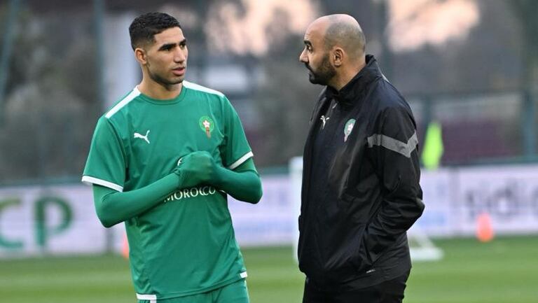 Achraf Hakimi et Walid Regragui à l'entrainement au Complexe Mohammed VI, le jeudi 4 janvier 2024.