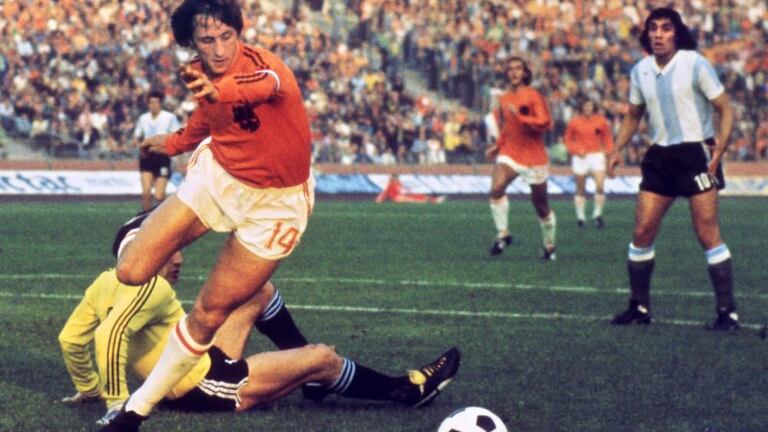 Mondial 1974
Lors du Mondial 1974, Cruyff a l ‘ambition légitime d’emmener les Pays-Bas vers un sacre mondial.
