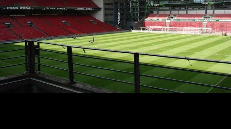 Le stade Parken de Copenhague sera le plus petit de la compétition, avec 38 000 places. Il accueillera les autres rencontres du groupe B et un huitième de finale.