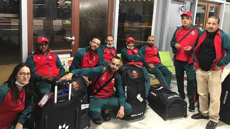 Les journalistes marocains pris d'otages à l'aéroport d'Oran.