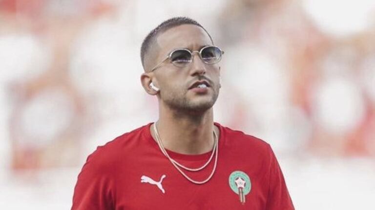 Ziyech portant un équipement de la sélection marocaine.