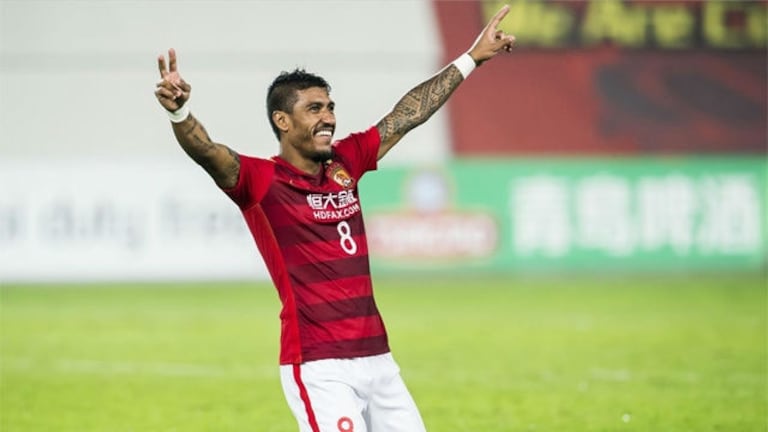 06. Paulinho (Guangzhou Evergrande) = 14M€/an.