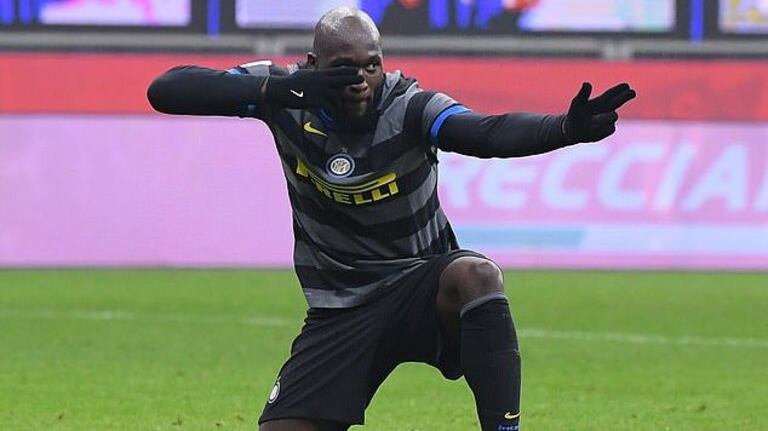 10-Romelu Lukaku: 597 matchs, 305 buts.