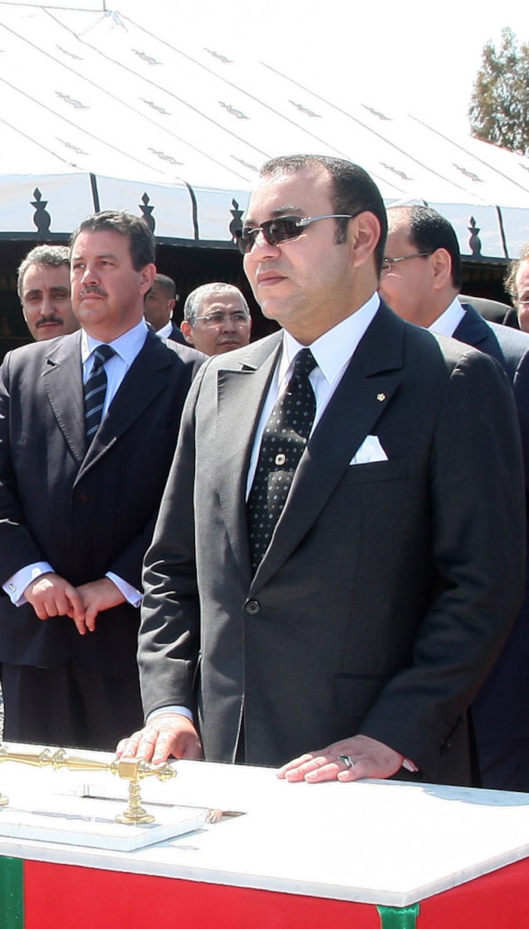 le-roi-mohammed-vi-inaugurant-a-sale-lacademie-de-football-qui-porte-son-nom.jpg