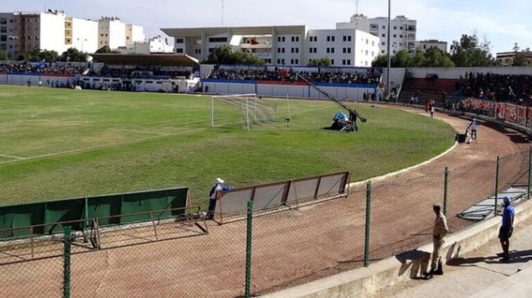 Le Stade El Massira de Safi est lui aussi en réfection. La pose de la pelouse est en cours ainsi que la rénovation des vestiaires. L'Olympique de Safi avait pris ses habitudes à Marrakech mais jouera la prochaine journée à El Jadida.