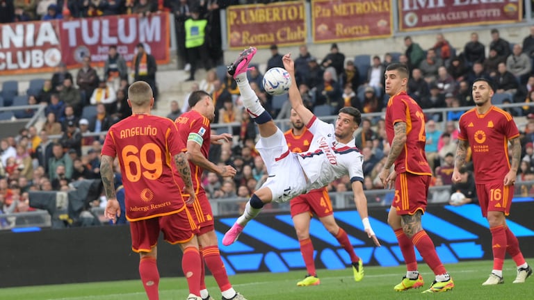 Le but d'Oussama El Azzouzi contre l'AS Rome, à l'occasion de la 33e journée de Serie A.