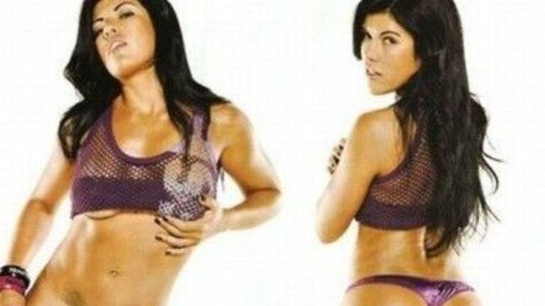 La prof de gym brésilienne avait annoncé en 2009 sa relation avec Cristiano Ronaldo dans le magazine FHM, elle avait même révélé certains details: "Au lit, Ron est très affectueux, très doux. Il n'est pas agressif du tout. Il se laisse faire..."Leur relation a pris fin lorsque le père de la belle Gabriela a commencé à surveiller les écarts de conduite de sa fille.