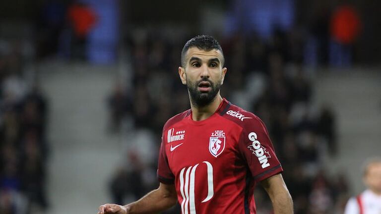 Mounir Obbadi (LOSC): 80.000 €.

9e salaire de son club, Obbadi joue peu. Son salaire, c’est à son ancienneté et à son expérience très parlante qu’il le doit. Il occupe la troisième marche du podium.

