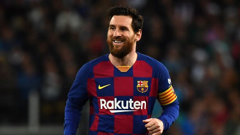 1-Lionel Messi (Football): la Pulga est maître du classement des sportifs les mieux payés avec les gains estimés 112 millions d'euros en 2019.