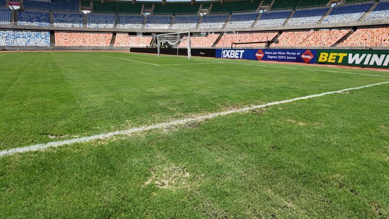 La pelouse du Benjamin Mkapa Stadium à la veille du match Tanzanie-Maroc.
