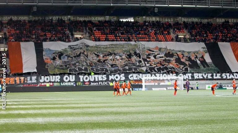 8- Les Ultras Merlus (FC Lorient) ont célébré leur vingtième anniversaire. 