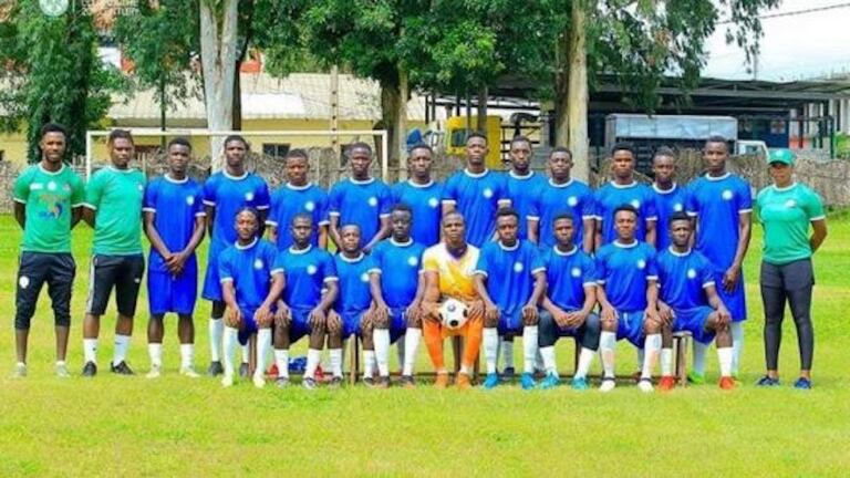 Koko Hilaire avec son club, le Raja d'Abidjan.