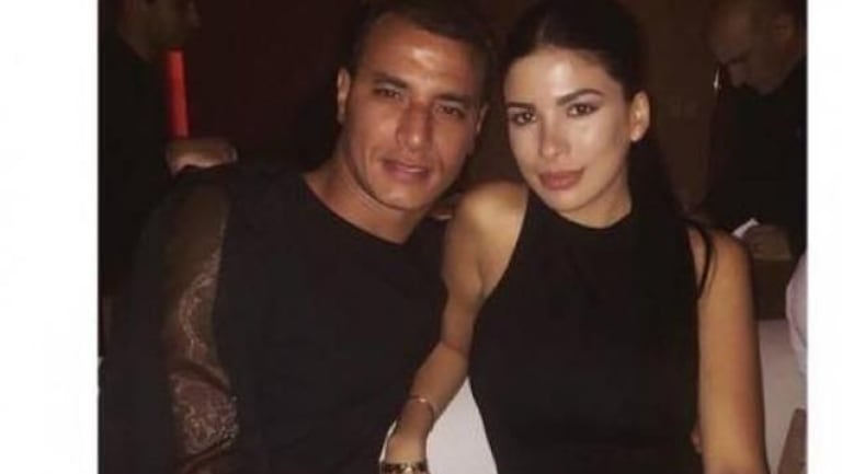 Tout comme son homme, la compagne de Marouane Chamakh ne voulait en aucun cas quitter l'Angleterre.