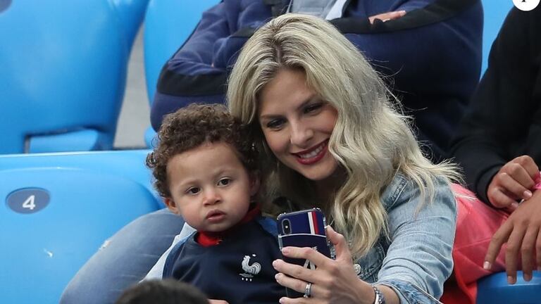 La femme de R. Varane, Camille Tytgat et son fils Ruben.