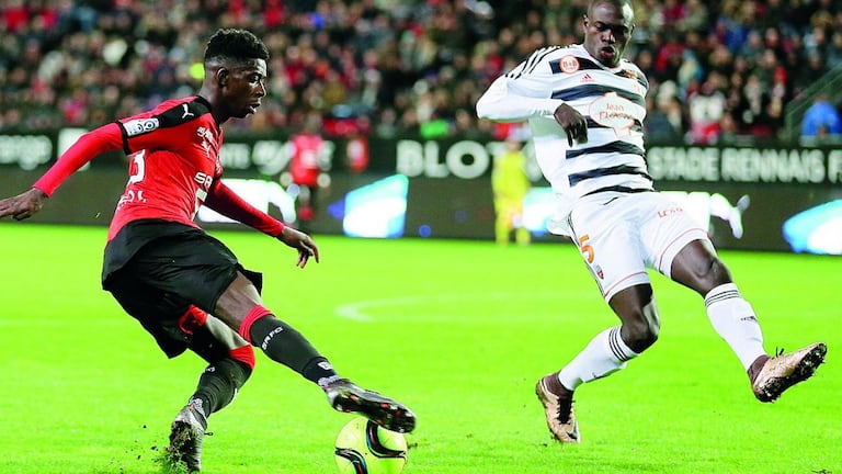 9 Ousmane Dembele | Rennes
Dribbles réussis : 93 l Pourcentage de dribbles réussis : 64%