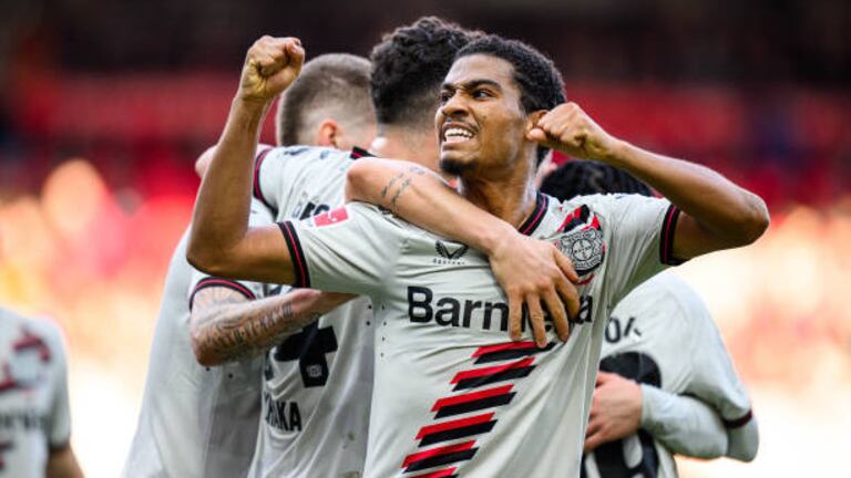 Amine Adli avec le Bayer Leverkusen.